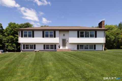 Photo of 126 Pinnacle Road, Bristol, CT 06010 (MLS # 24184889)