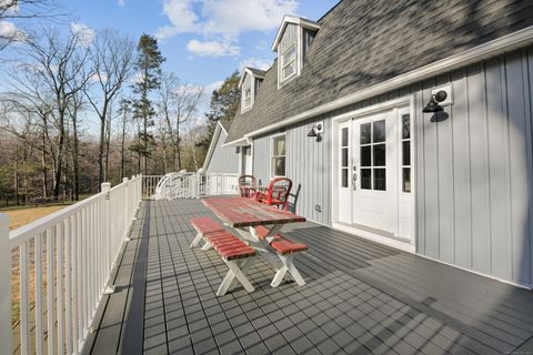 A home in New Hartford