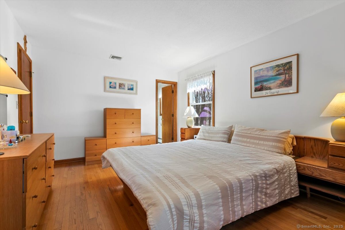 1182 W Woods Road, Hamden, Connecticut image 15