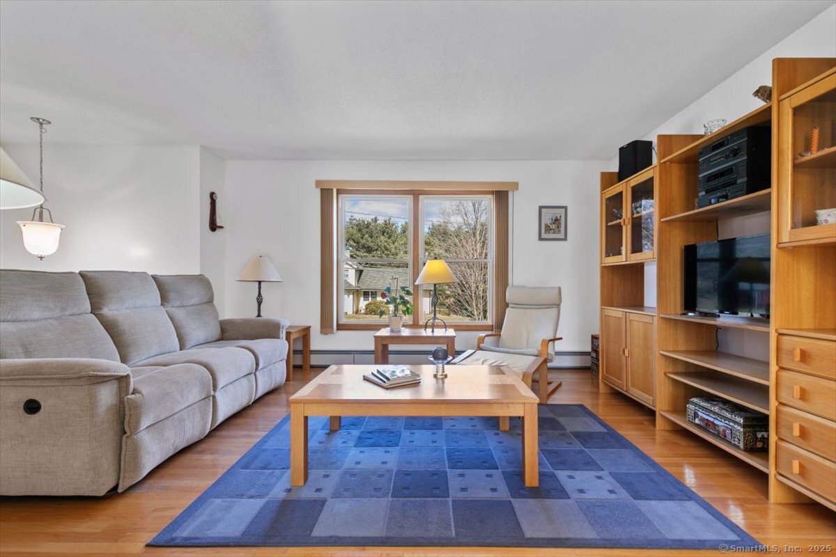 1182 W Woods Road, Hamden, Connecticut image 4