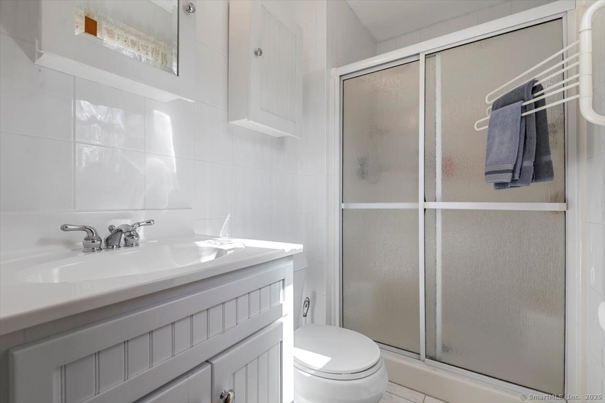 1182 W Woods Road, Hamden, Connecticut image 16