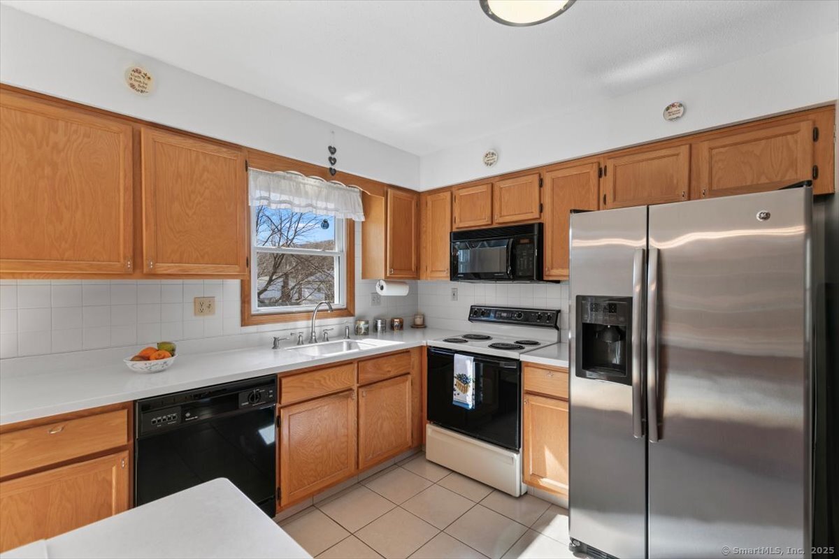 1182 W Woods Road, Hamden, Connecticut image 12