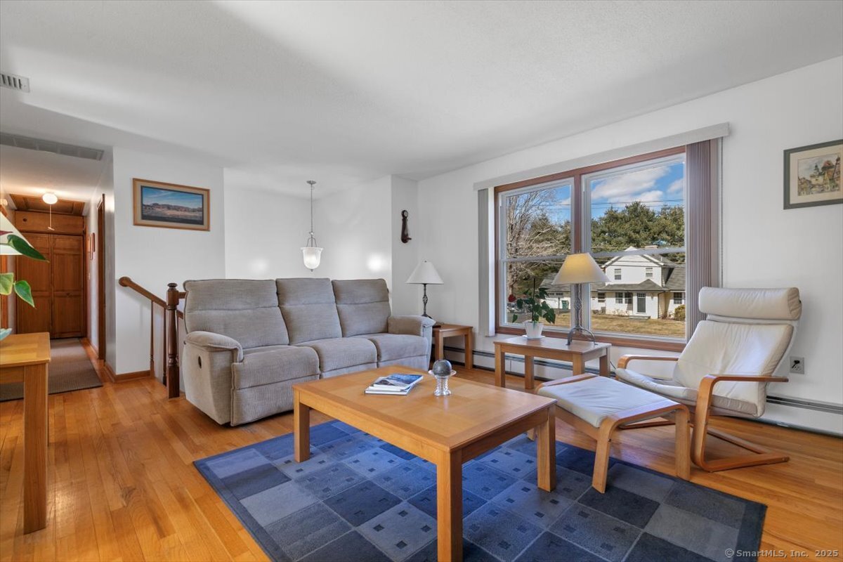 1182 W Woods Road, Hamden, Connecticut image 5