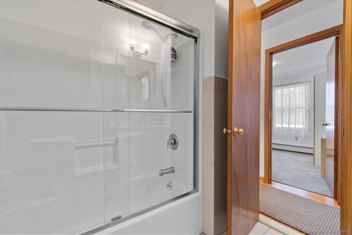 1182 W Woods Road, Hamden, Connecticut image 23