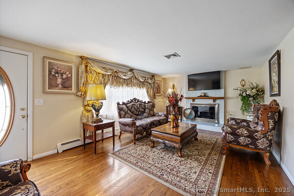 East Hartford, Connecticut 06118, United States, 3 Bedrooms Bedrooms, ,3 BathroomsBathrooms,Residential,Active,187612