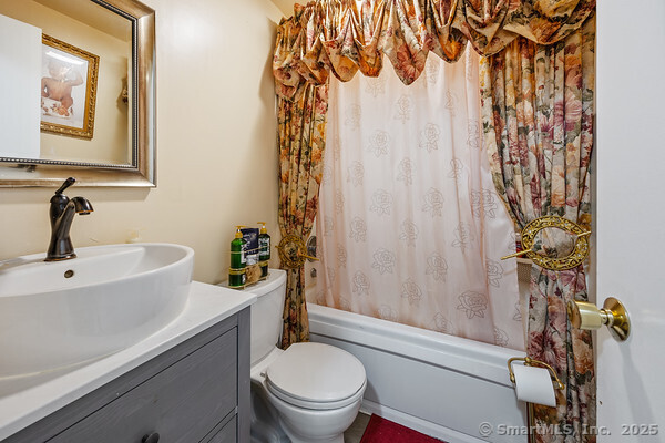 East Hartford, Connecticut 06118, United States, 3 Bedrooms Bedrooms, ,3 BathroomsBathrooms,Residential,Active,187612