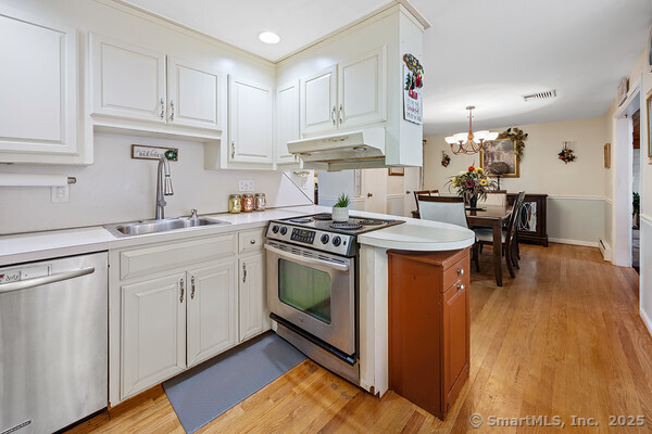 East Hartford, Connecticut 06118, United States, 3 Bedrooms Bedrooms, ,3 BathroomsBathrooms,Residential,Active,187612