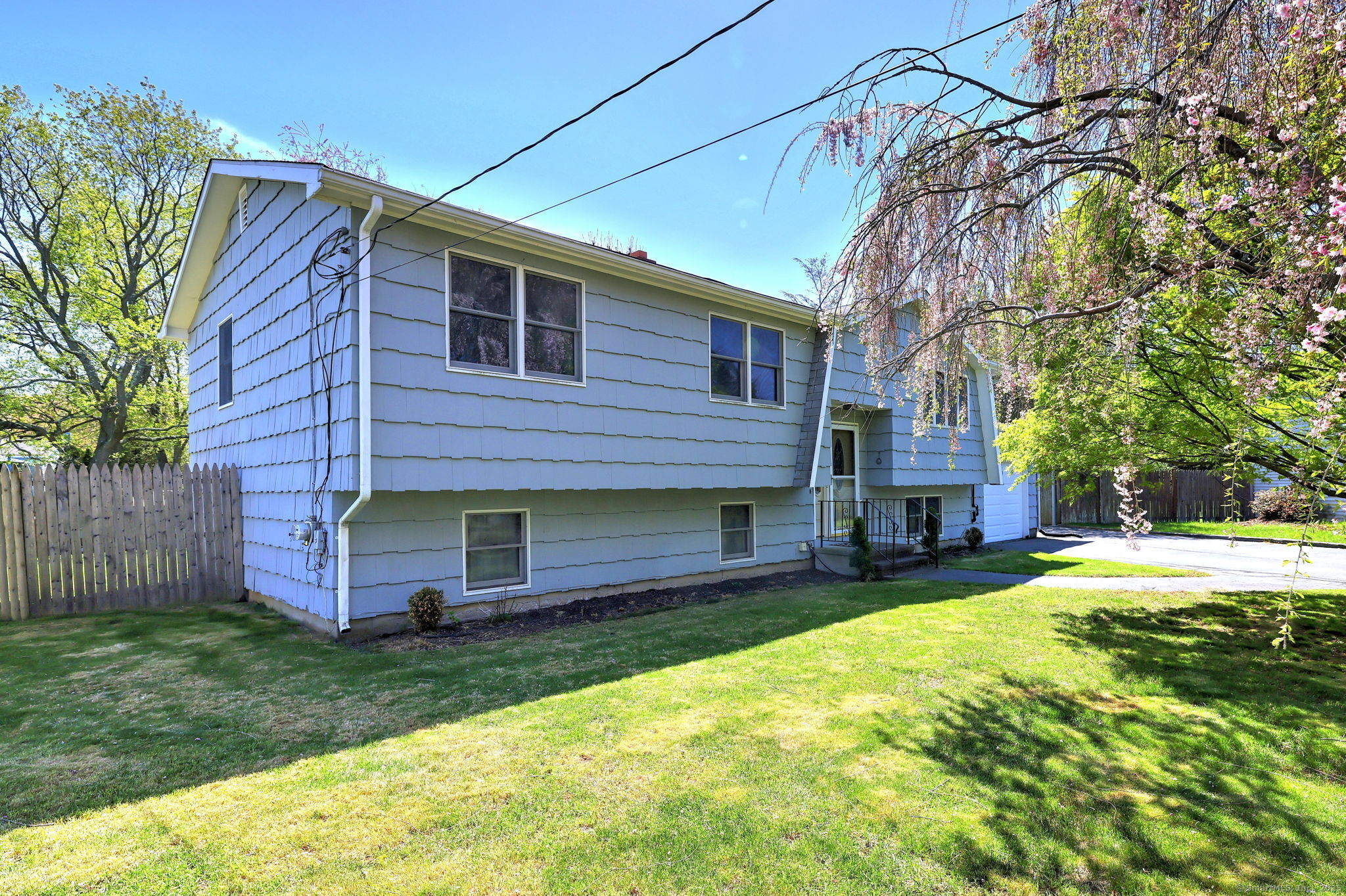 21 Chelsea Circle, Milford, Connecticut image 2