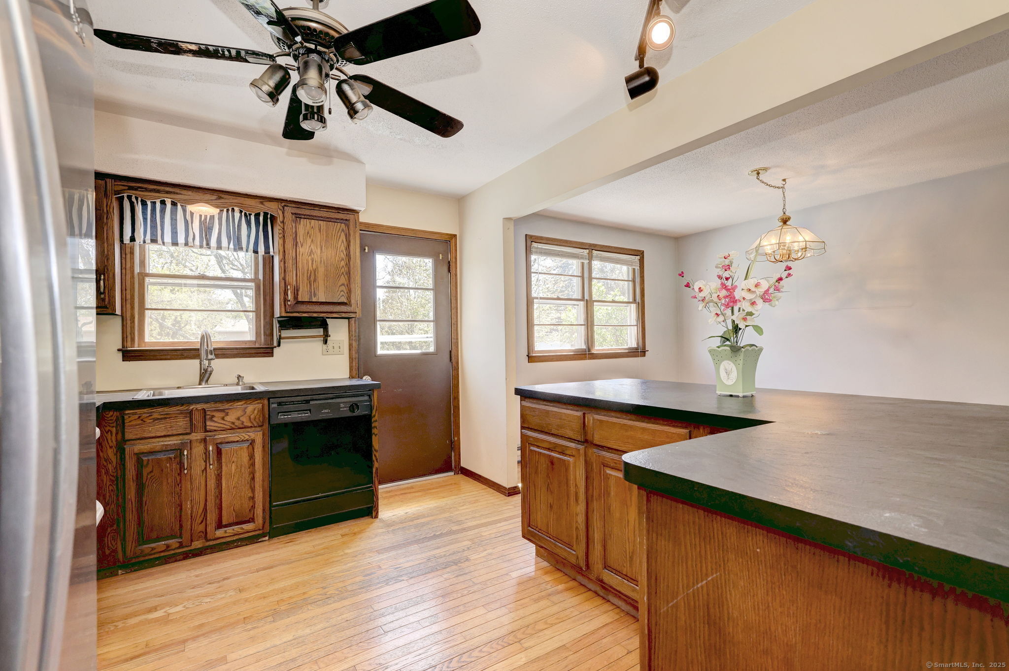 21 Chelsea Circle, Milford, Connecticut image 18