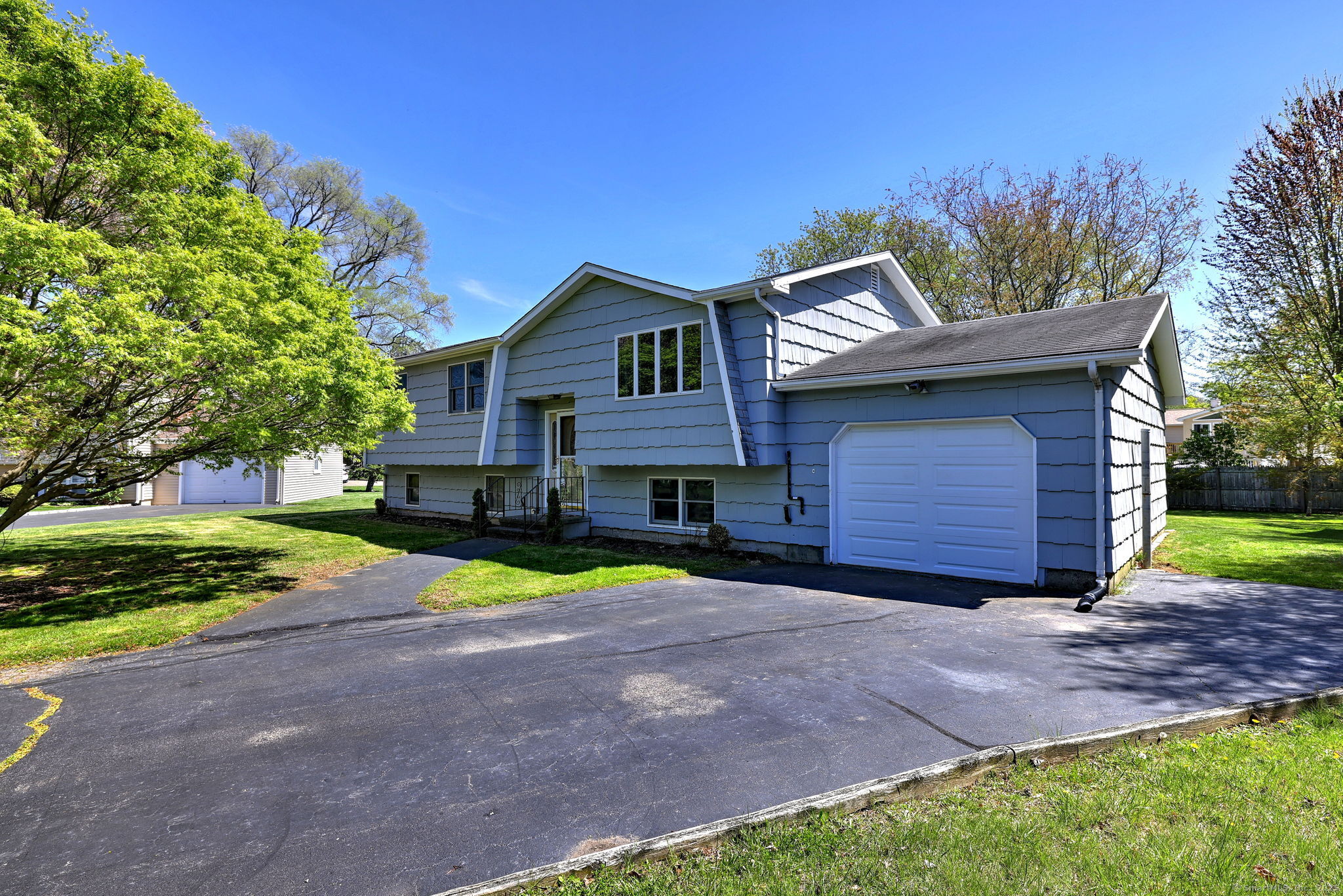21 Chelsea Circle, Milford, Connecticut image 1
