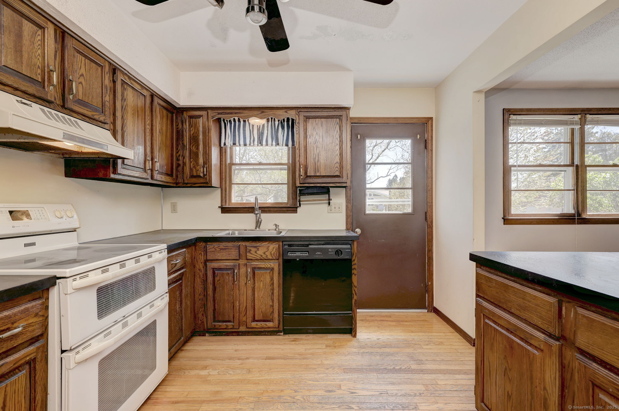21 Chelsea Circle, Milford, Connecticut image 19