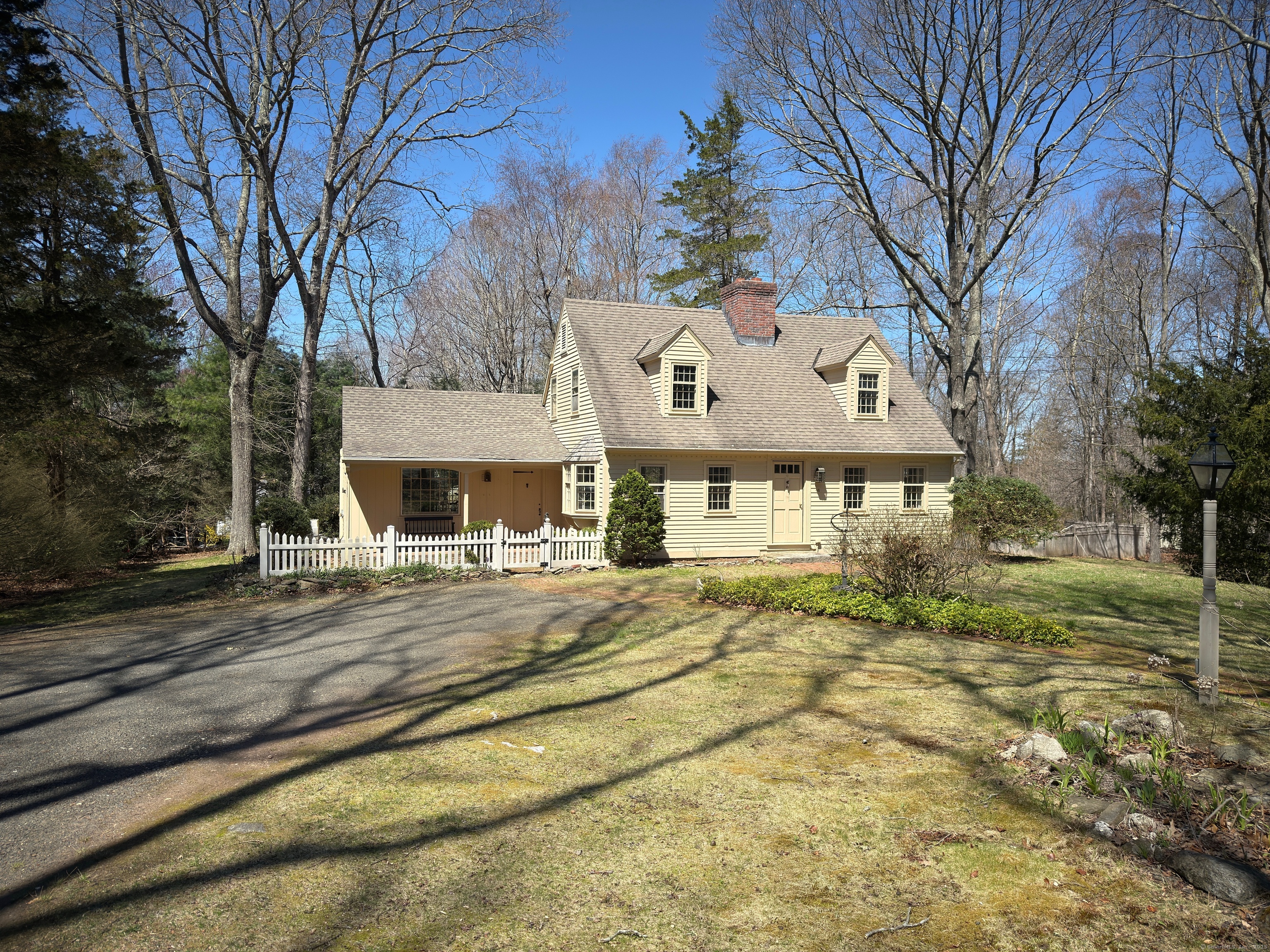 Woodland Drive, Essex, Connecticut - 3 Bedrooms  
2 Bathrooms  
8 Rooms - 