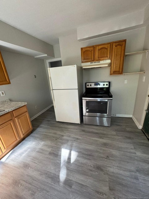 Multifamily For Rent - 1071 Pembroke Street #2E<br/> Bridgeport, CT 06608