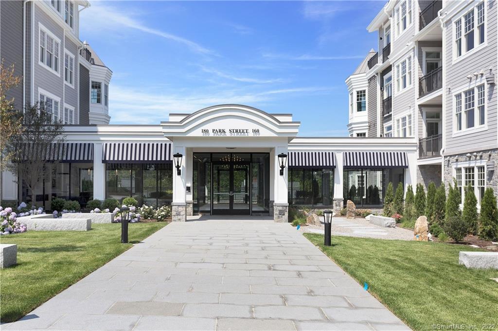 Photo 1 of 160 Park Street 303, New Canaan, Connecticut, $1,435,000, Web #: 170357560
