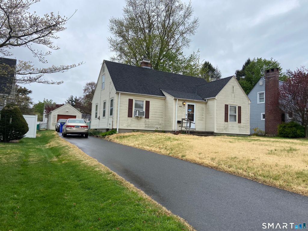 Photo of 107 Coleman Road, Wethersfield, CT 06109 (MLS # 24170480)