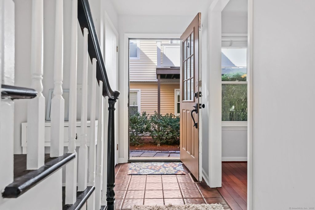 Photo of 95 Columbus Place #APT 6, Stamford, CT 06907 (MLS # 24130807)