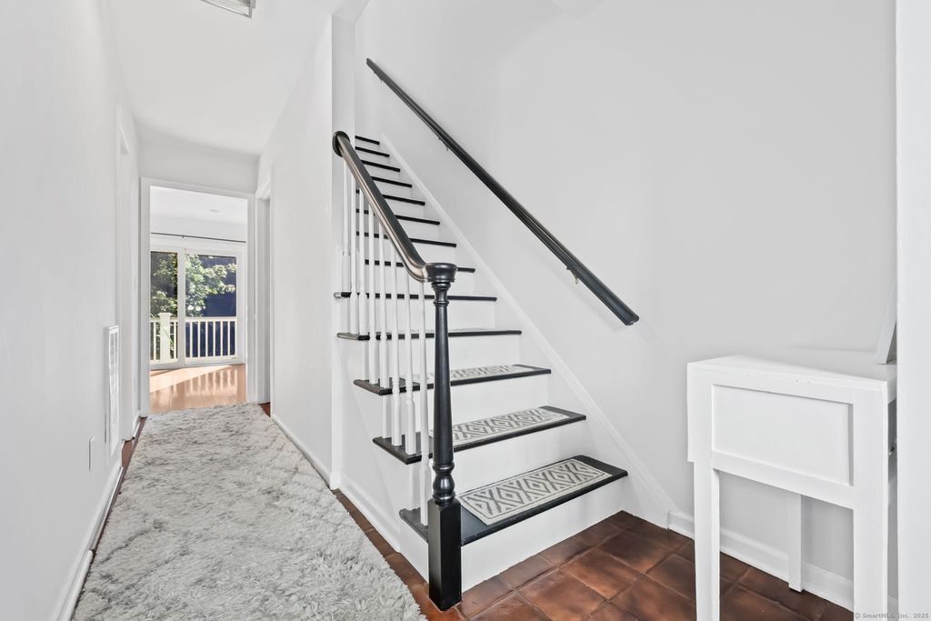 Photo of 95 Columbus Place #APT 6, Stamford, CT 06907 (MLS # 24130807)