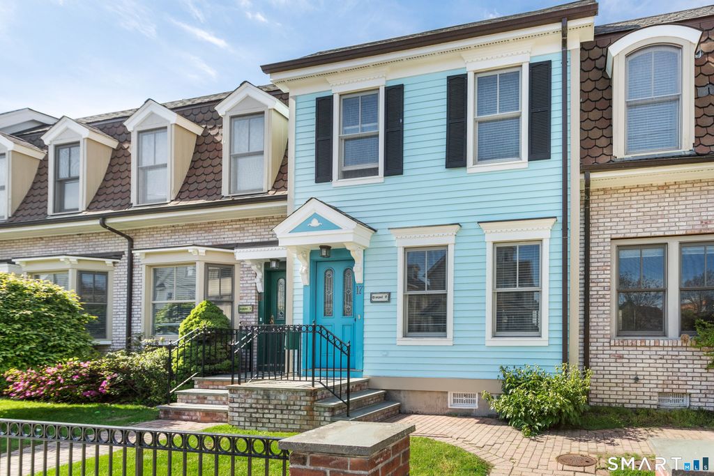 Photo of 17 Dolsen Place, Stamford, CT 06901 (MLS # 24144281)