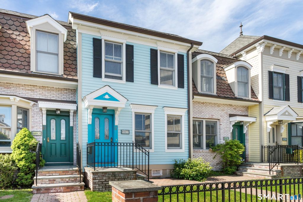 Photo of 17 Dolsen Place, Stamford, CT 06901 (MLS # 24144281)