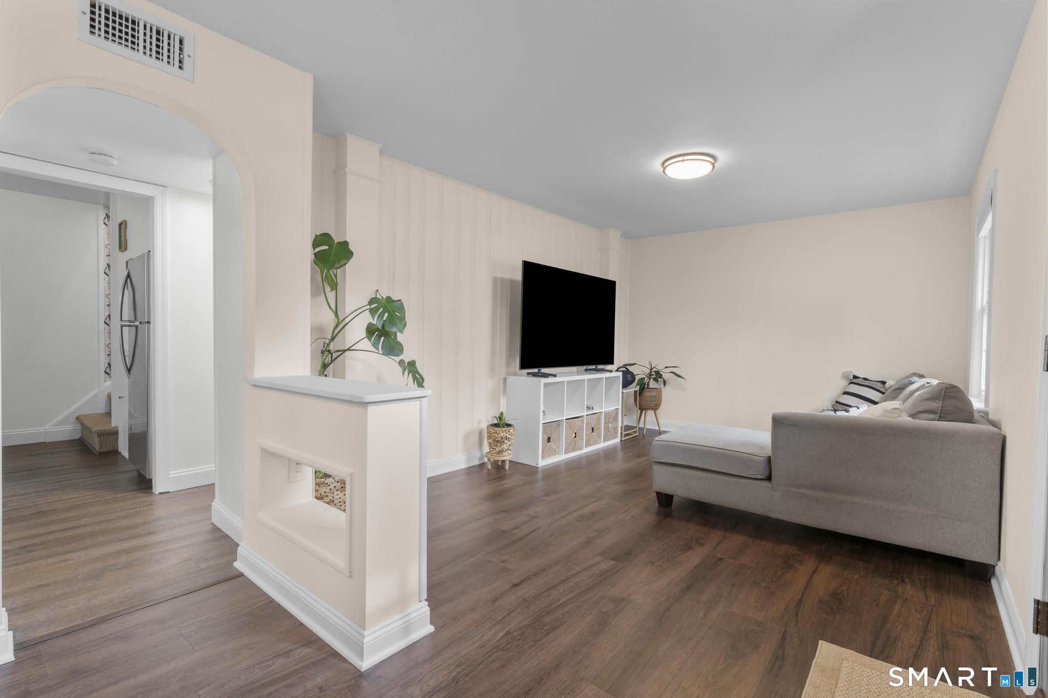 11 Barmore Drive West