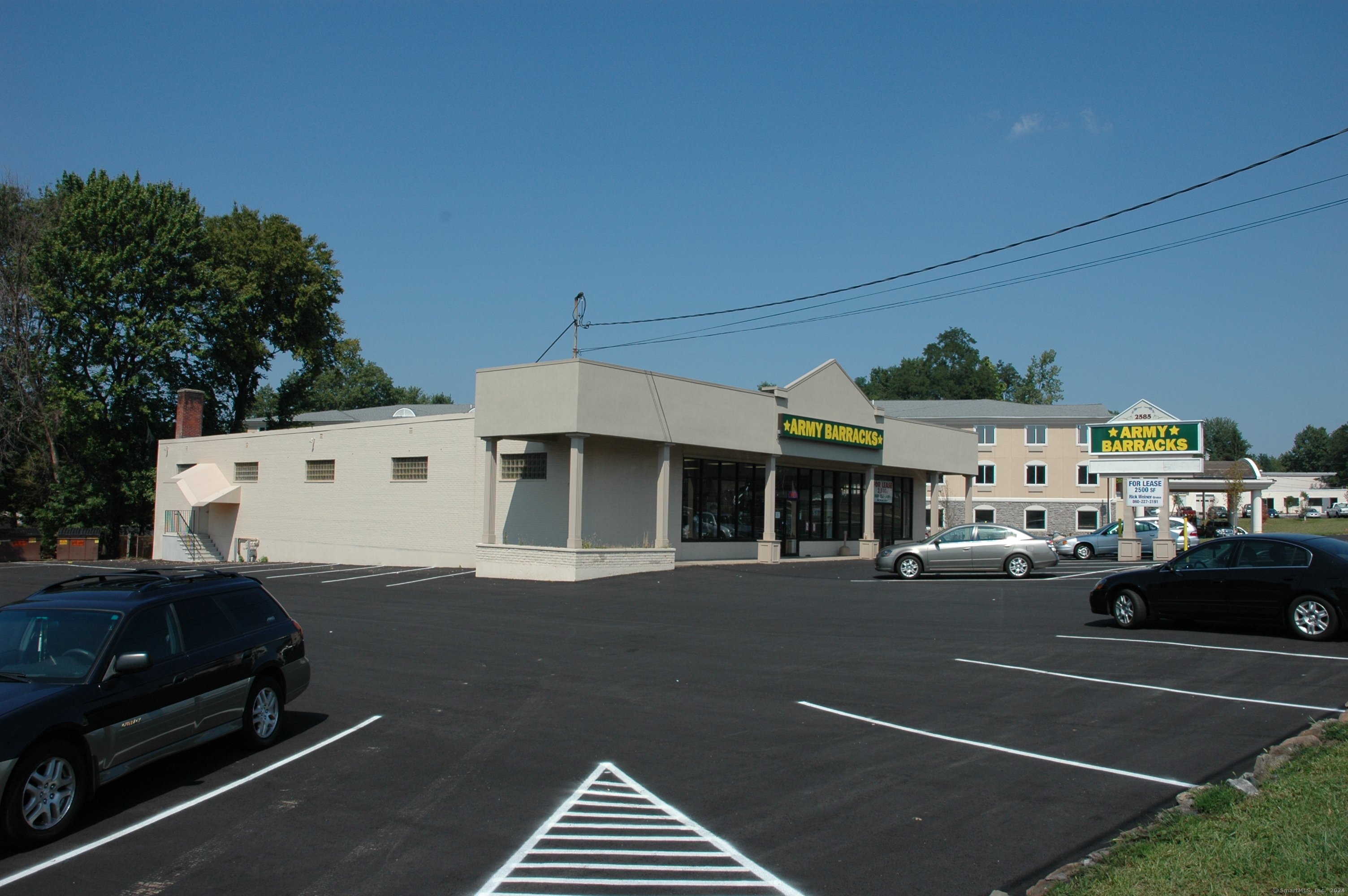 2585 Berlin Turnpike