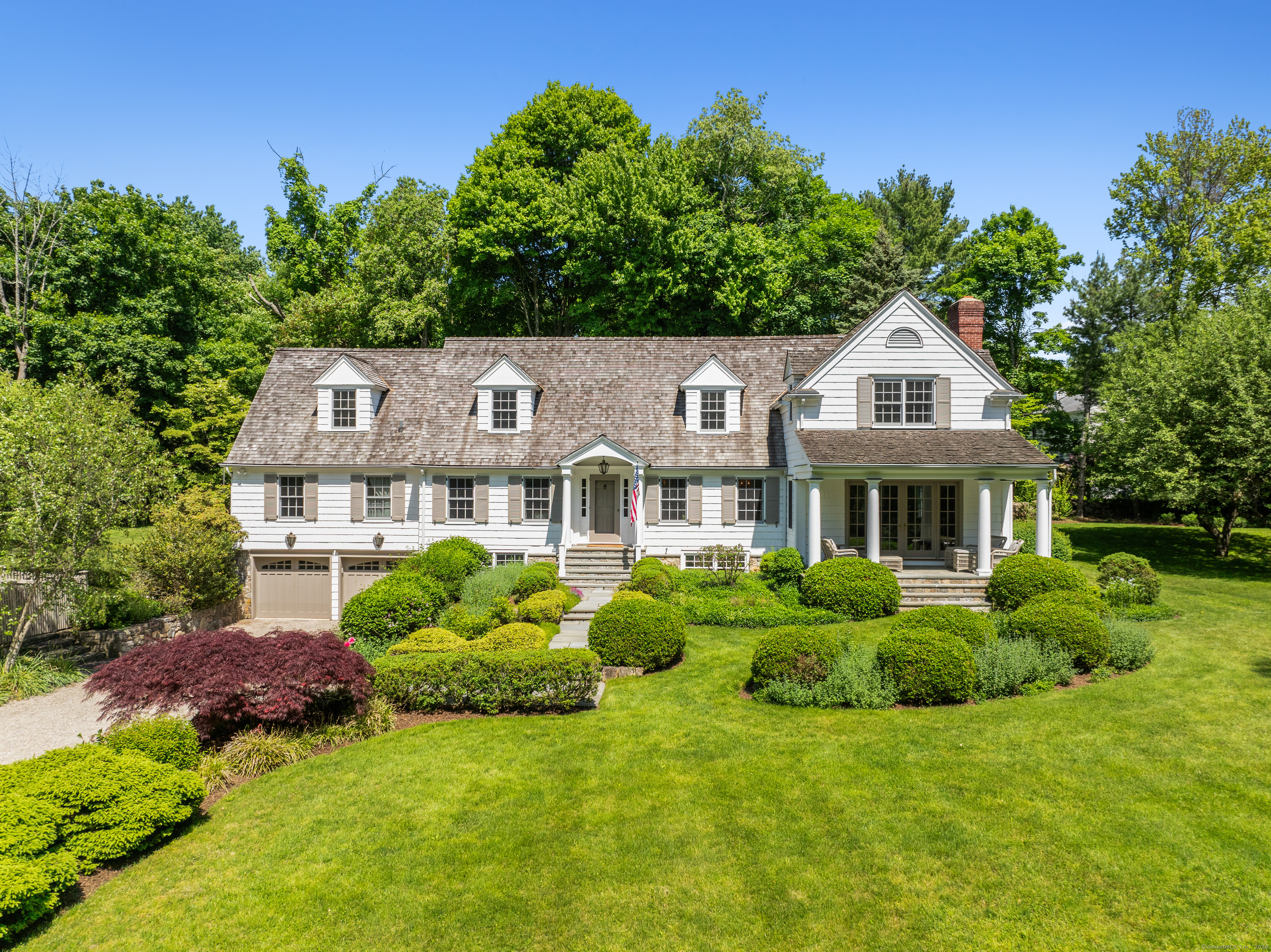 705 Ponus Ridge, New Canaan, Connecticut - 5 Bedrooms  
4 Bathrooms  
11 Rooms - 