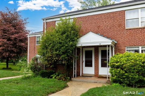 Photo of 47 Arnold Way #47, West Hartford, CT 06119 (MLS # 24216377)