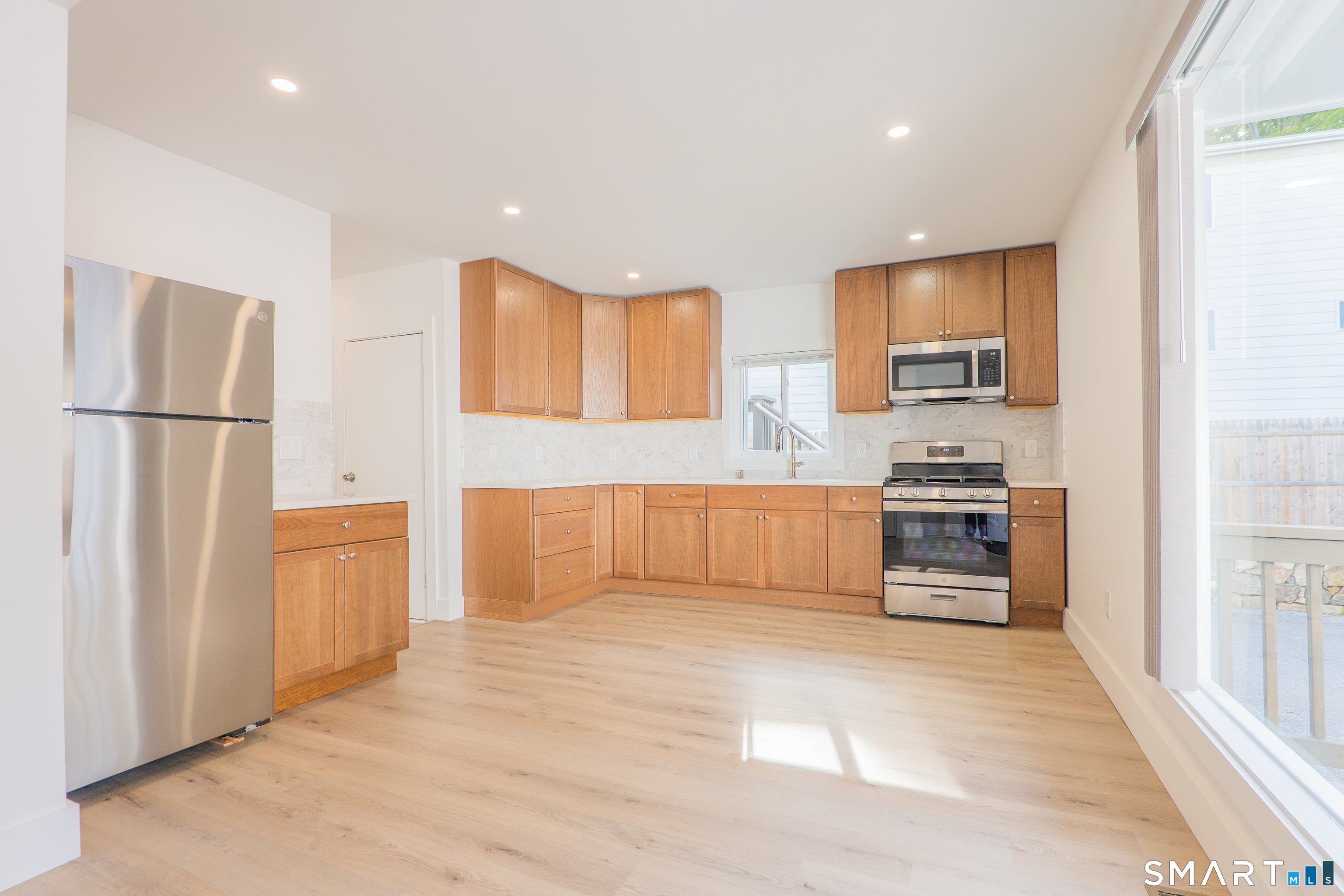 9-UNIT1 Hoyt Street