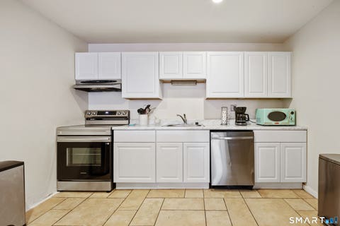 Tiny photo for 201 College Street #12, Middletown, CT 06457 (MLS # 24196691)