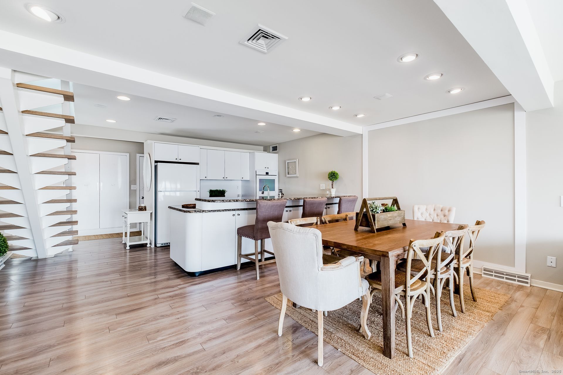 1987 Fairfield Beach Road