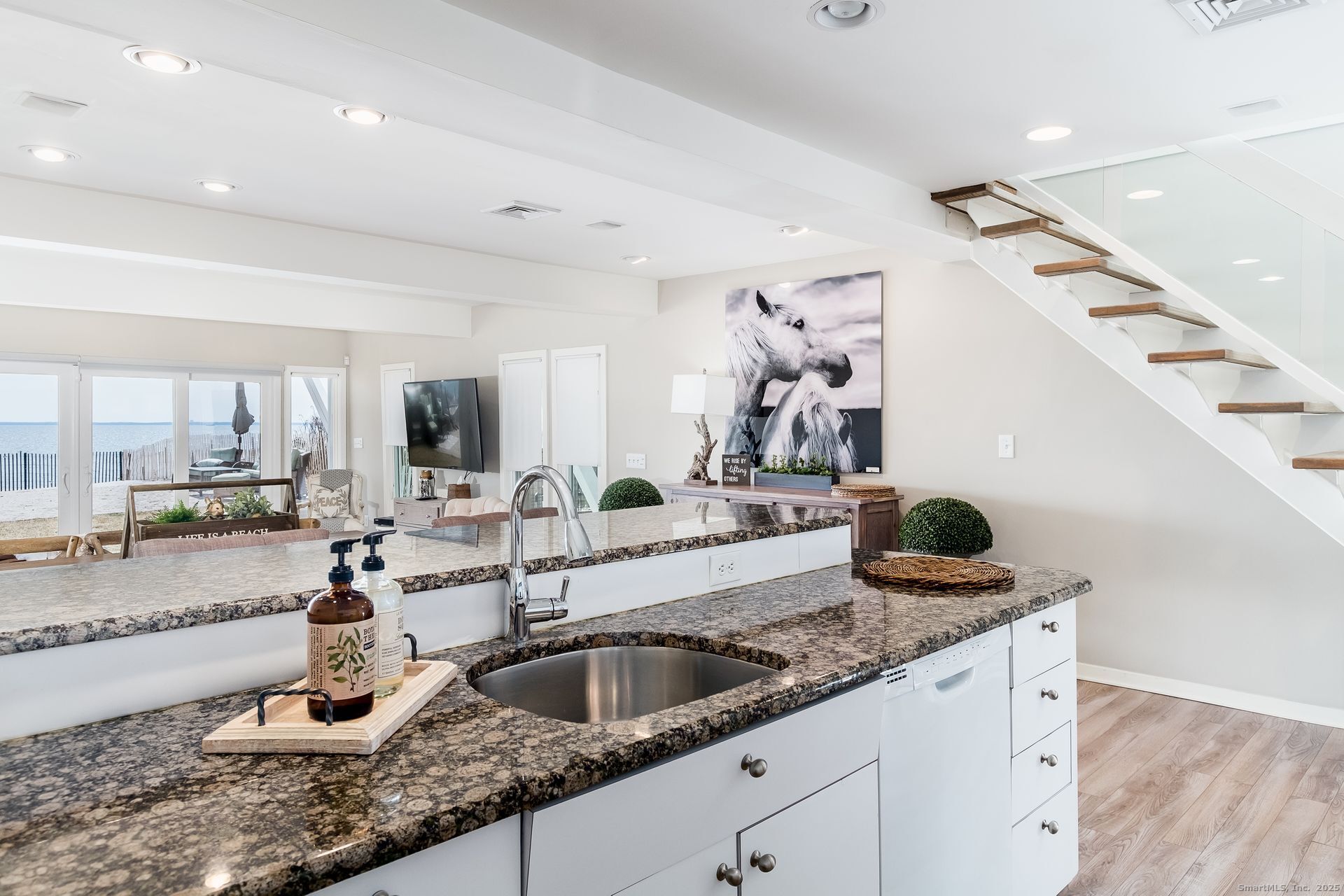 1987 Fairfield Beach Road