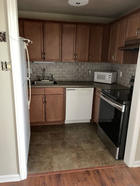 Tiny photo for 127 Black Point Road #APT 7, East Lyme, CT 06357 (MLS # 24147454)