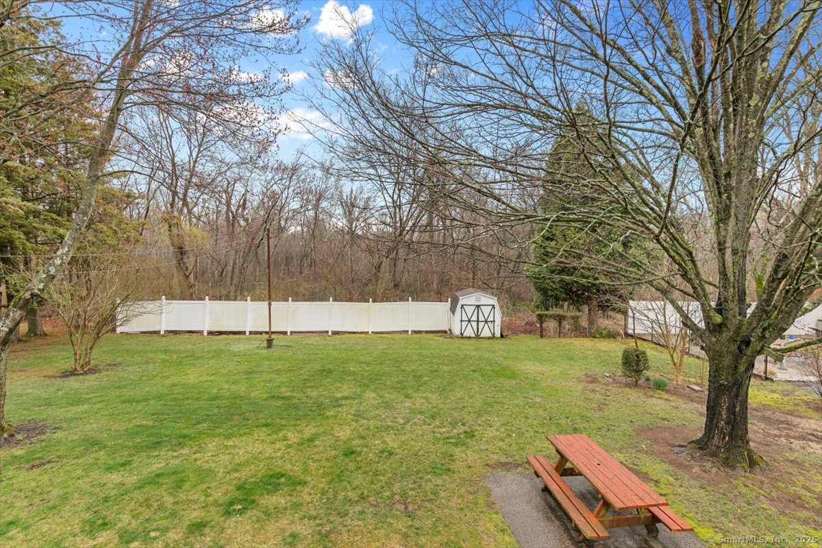 39 Locke Drive, North Haven, Connecticut image 15