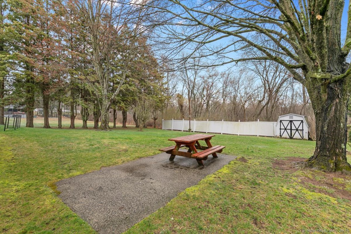 39 Locke Drive, North Haven, Connecticut image 17