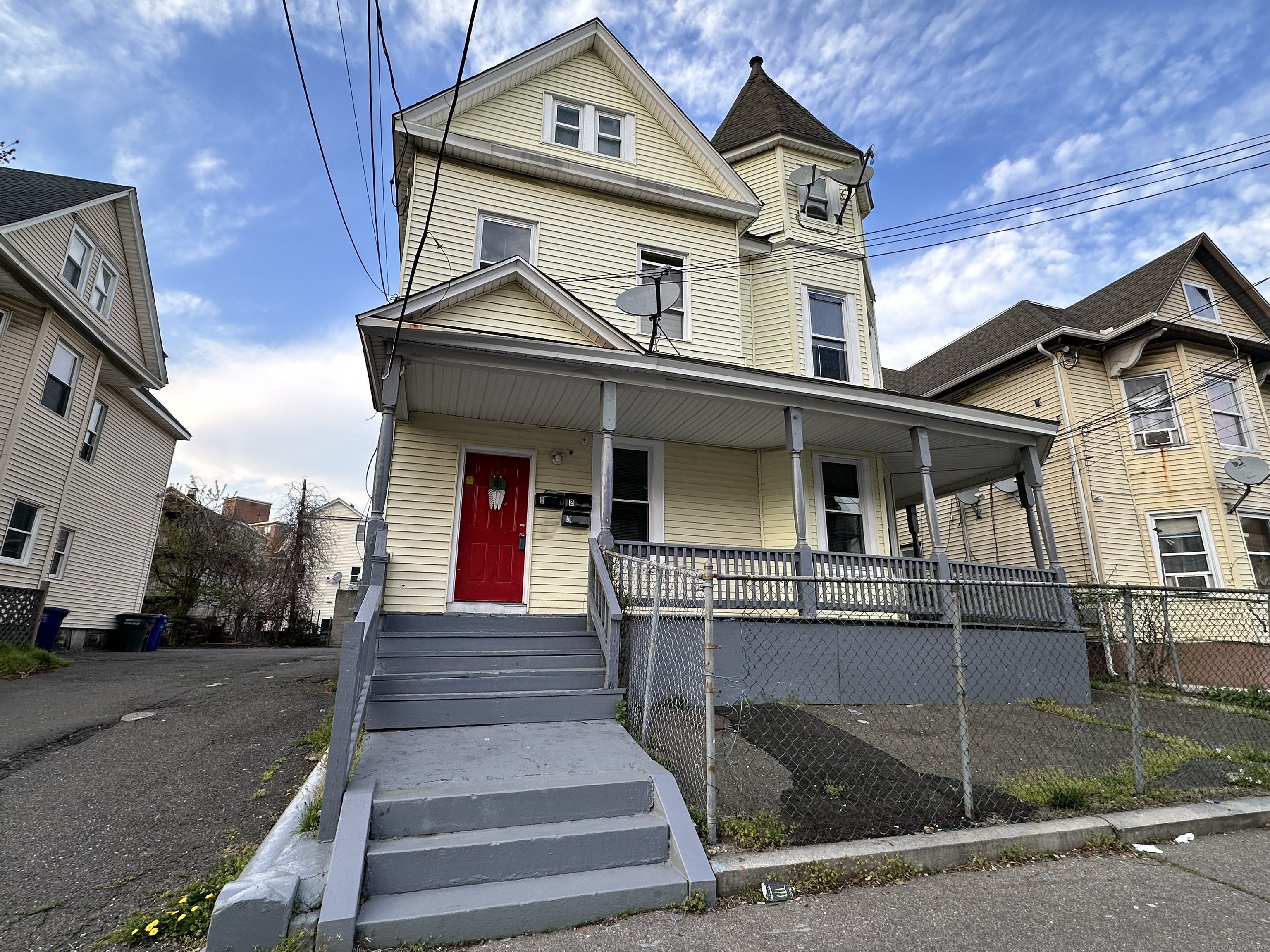 Rental Property at Sanford Avenue, Bridgeport, Connecticut - Bedrooms: 4 
Bathrooms: 1 
Rooms: 6  - $2,500 MO.