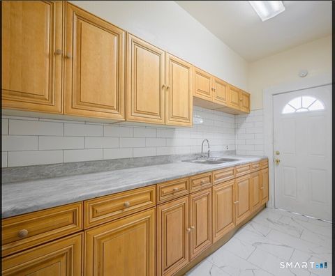 20 5th Street Right side Ansonia CT 06401