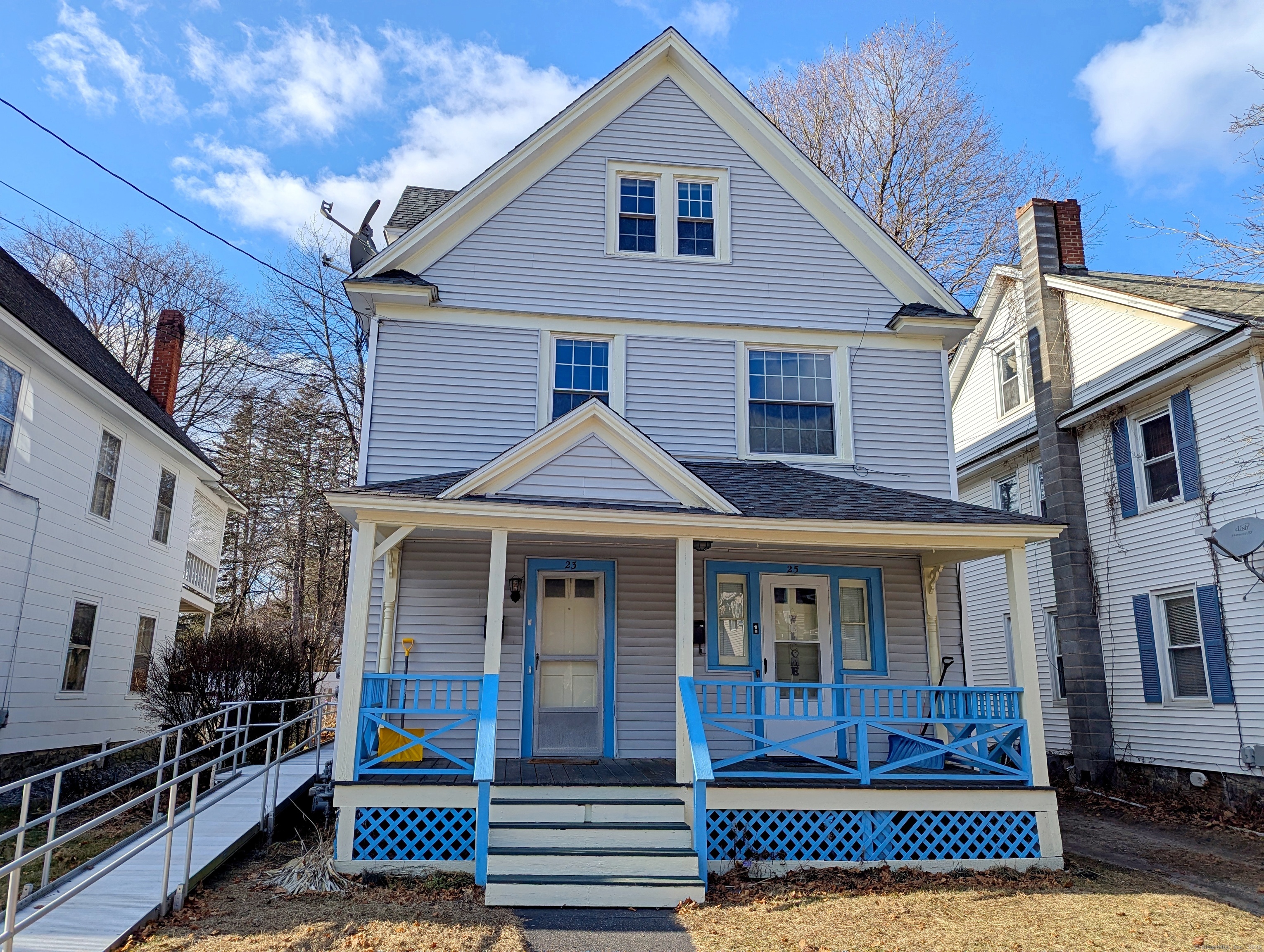 Allen Street, Winchester, Connecticut - 2 Bedrooms  
1 Bathrooms  
5 Rooms - 