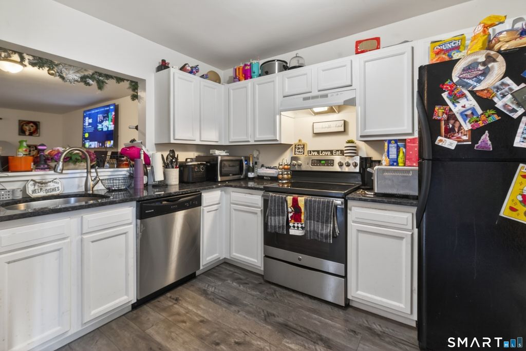 Photo of 1425 Quinnipiac Avenue #304, New Haven, CT 06513 (MLS # 24183420)