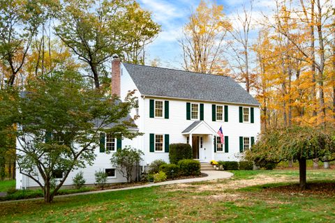 Photo of 48 Bar Gate Trail, Killingworth, CT 06419 (MLS # 24136000)