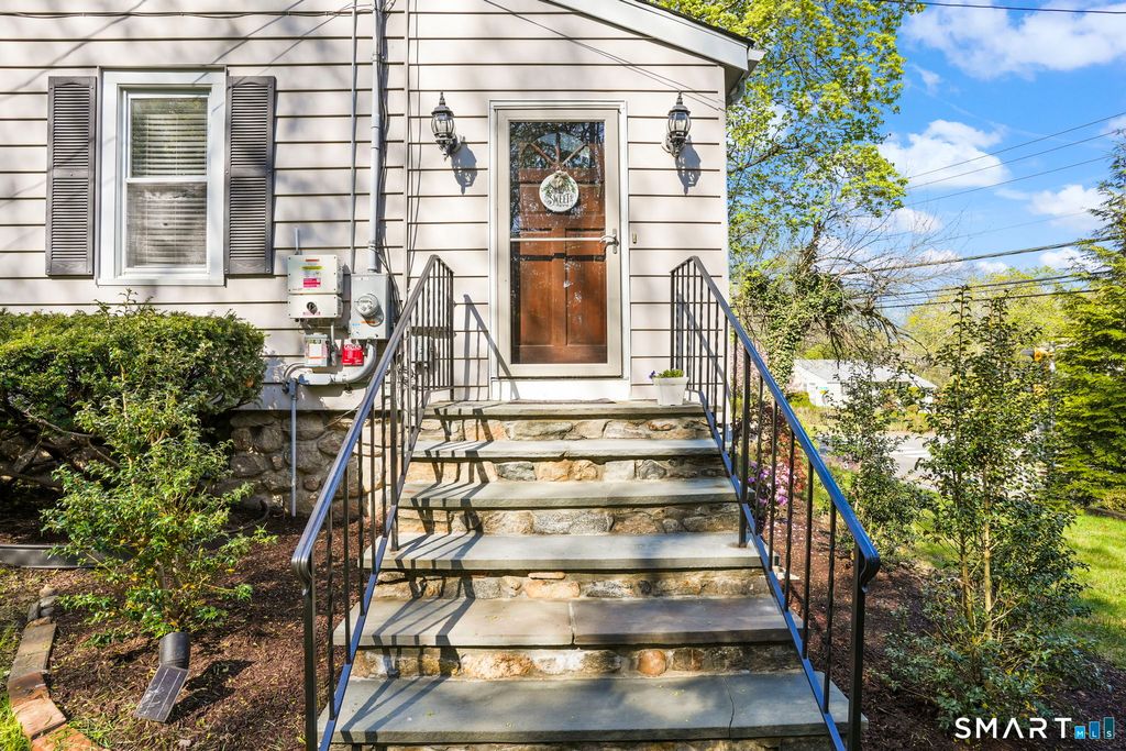 Photo of 130 Toms Road, Stamford, CT 06906 (MLS # 24170208)