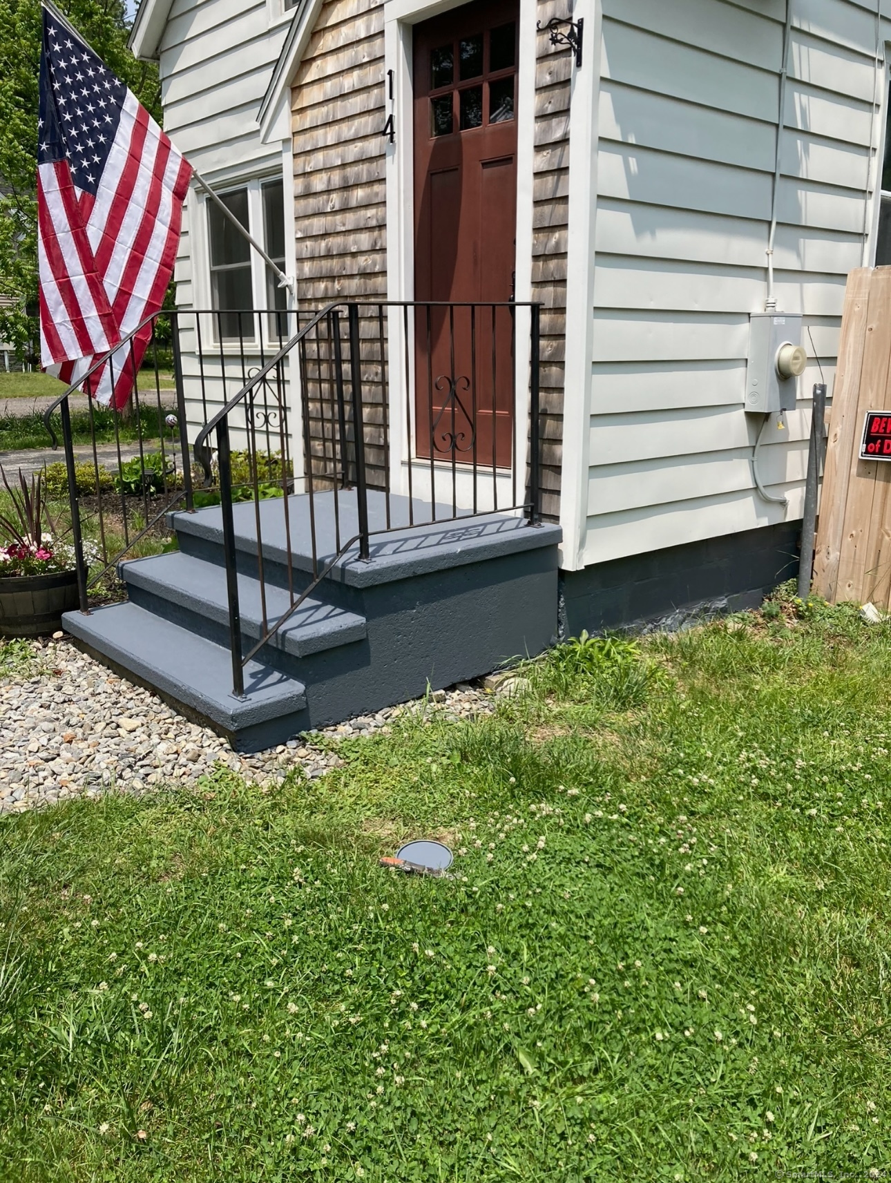 14 Ware Road, Killingly, Connecticut - 2 Bedrooms  
2 Bathrooms  
8 Rooms - 