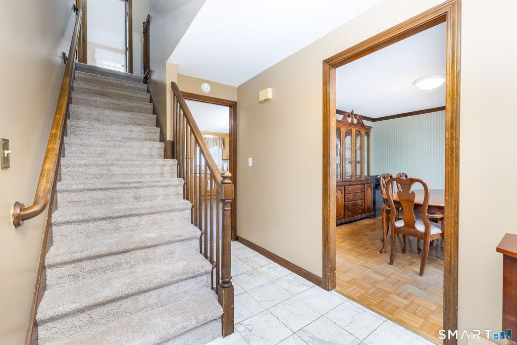 Photo of 186 Hang Dog Lane, Wethersfield, CT 06109 (MLS # 24148910)