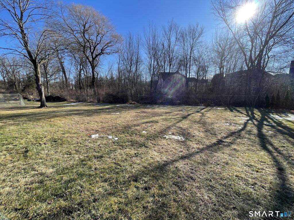 Photo of 186 Hang Dog Lane, Wethersfield, CT 06109 (MLS # 24148910)