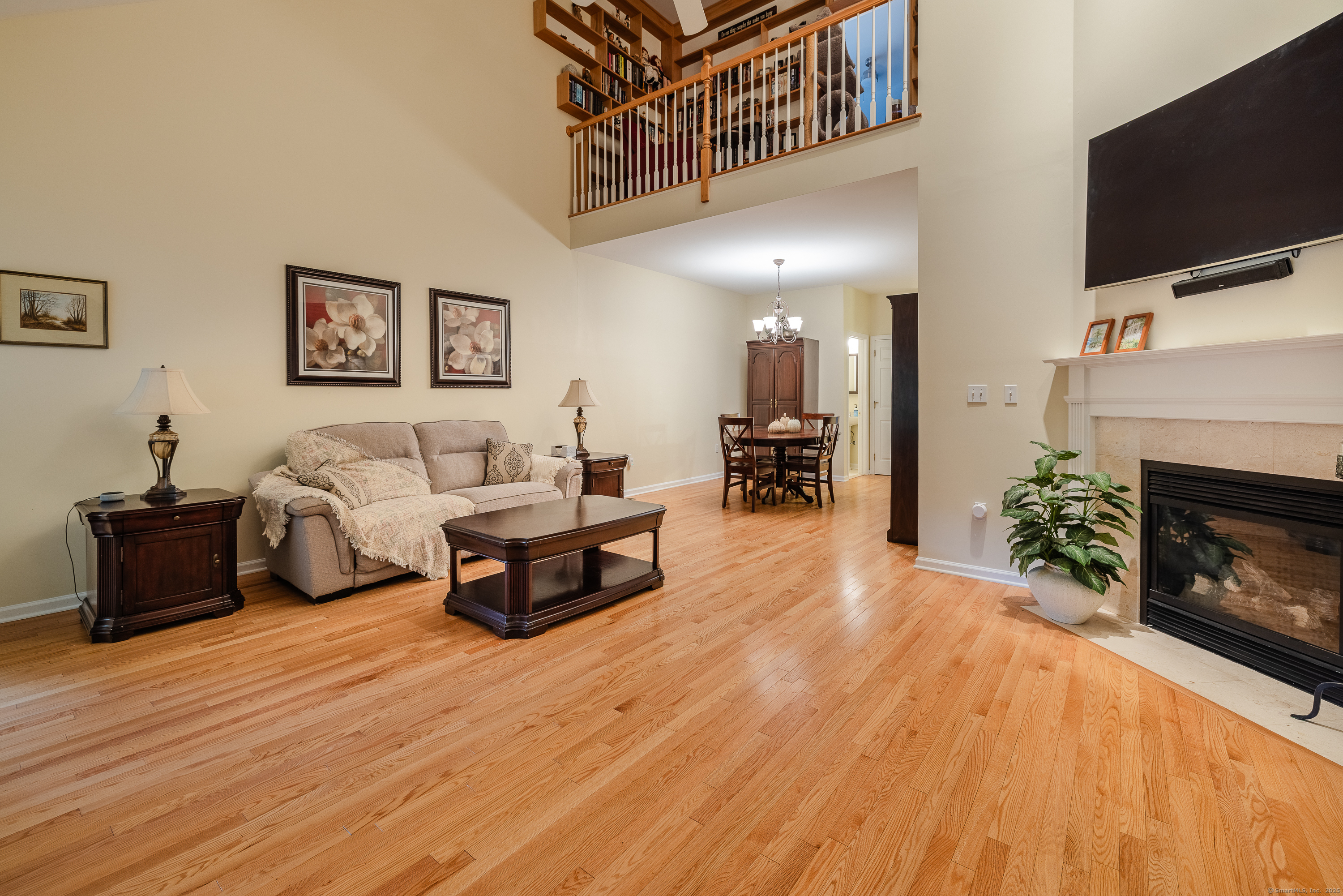 293 Summerfield Gardens 293