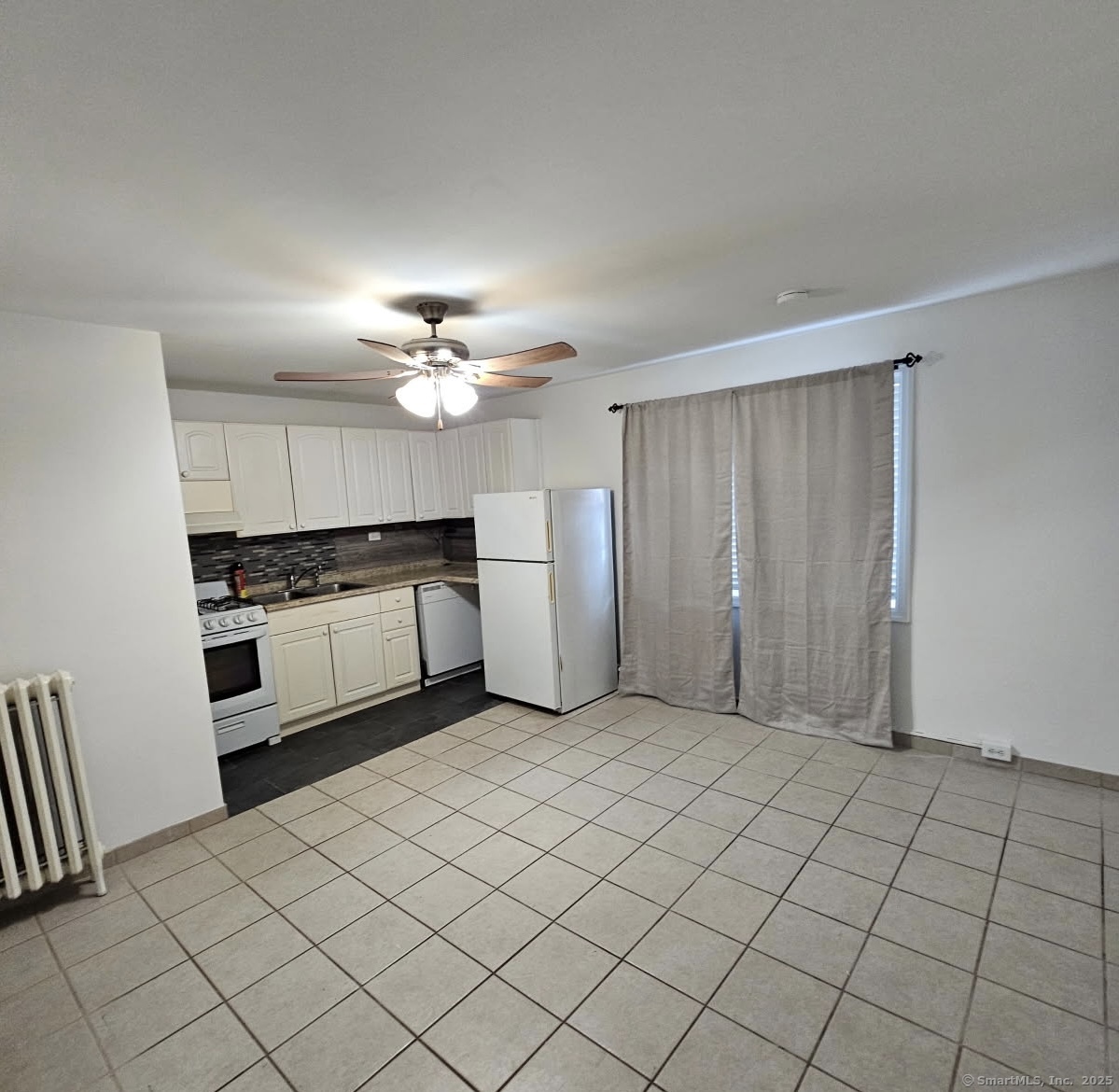 357 Granfield Avenue #B, Bridgeport, Connecticut image 3