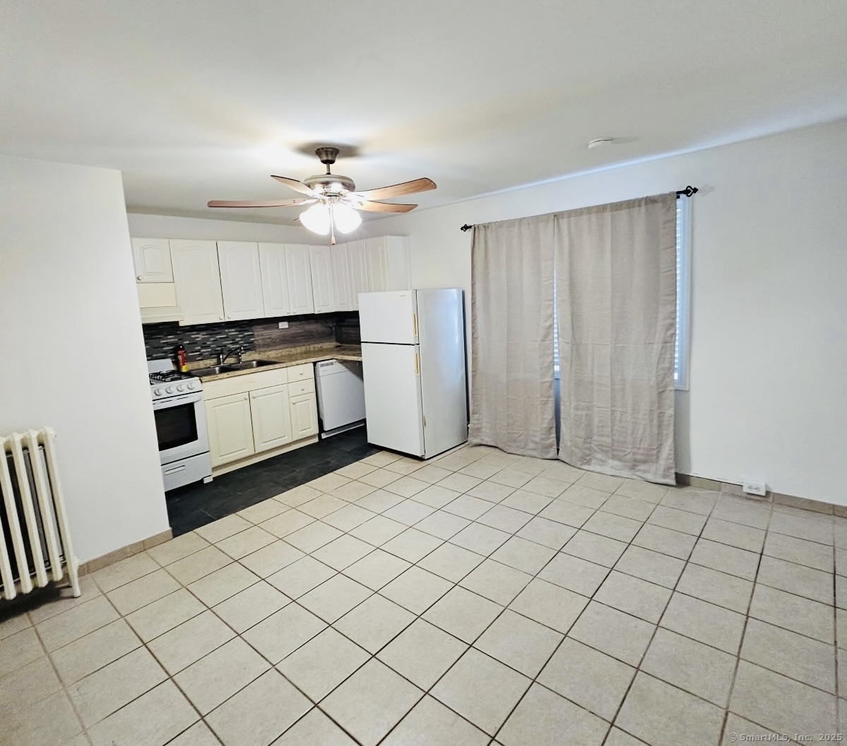 357 Granfield Avenue #B, Bridgeport, Connecticut image 3
