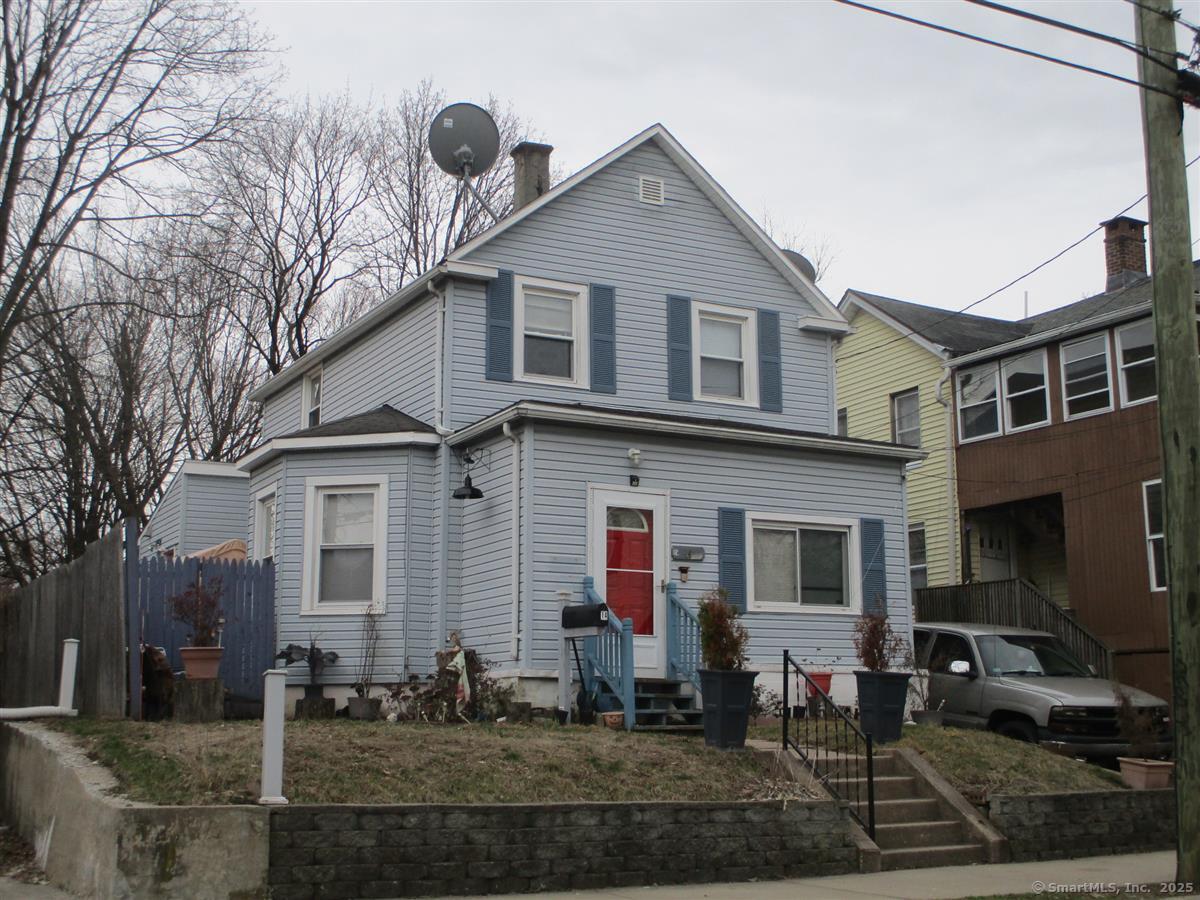 Property for Sale at North Street, Meriden, Connecticut - Bedrooms: 3 
Bathrooms: 2 
Rooms: 6  - $279,900