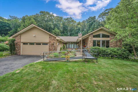Photo of 25 Crosswood Road, Farmington, CT 06032 (MLS # 24195106)