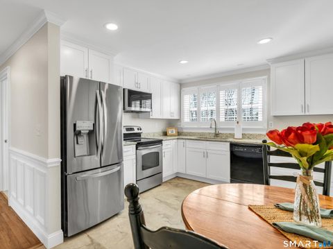 Condo For Sale - 280 E Main Street #B5<br/> Clinton, CT 06413