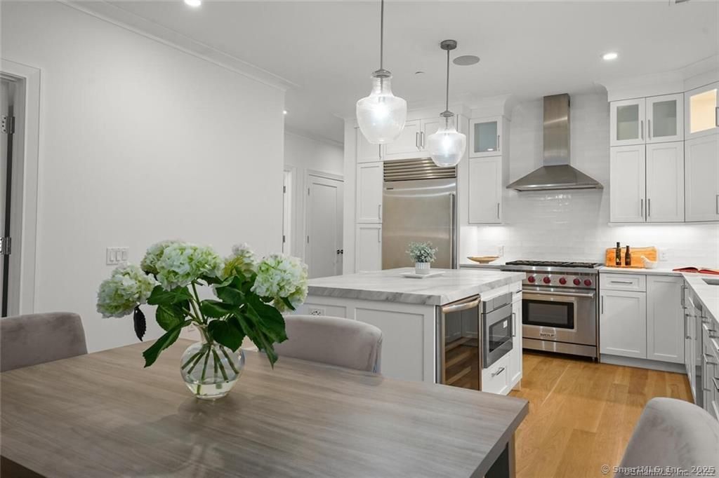 202 Gramercy Park #202, New Canaan, Connecticut image 3